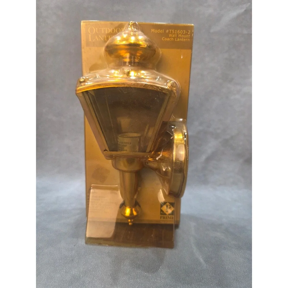 TSI Prime Polished Brass Outdoor Wall Mount Coach Lantern Light T51603-2 NOS.